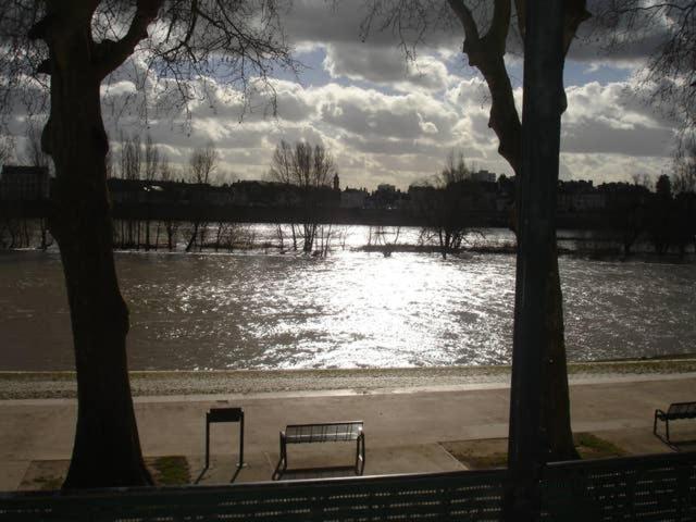 Appart Gite Les Oiseaux- Face Loire Quai Du Chatelet Orlean Zewnętrze zdjęcie